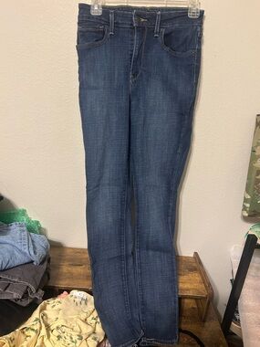 Levi's Women's Dark Blue High-Rise Straight Jeans size 28